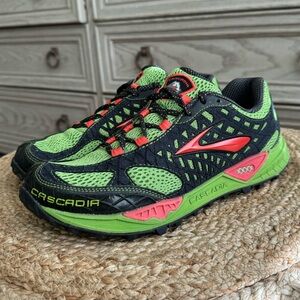 Brooks Cascadia 7 Women’s Hiking Trail Running Shoe Size 9.5